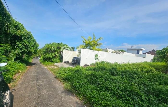 Kavling Tanah untuk Dijual di Kerobokan, Badung, Luas 1074m2 Kavling Tanah untuk Dijual di Kerobokan, Badung, Luas 1074m2