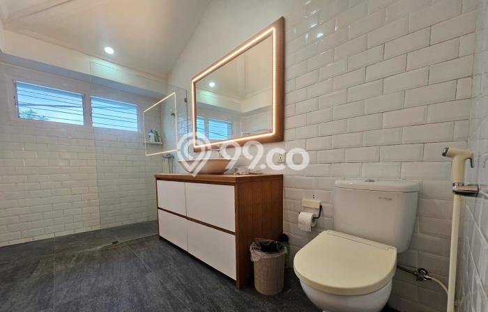 Vila di , Area 288m2m², Area Asri Vila di , Area 288m2m², Area Asri