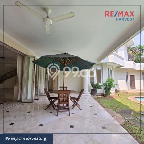 Sewa Rumah Strategis LT 750m2 / LB 700m2 di Kemang, Jakarta Selatan Sewa Rumah Strategis LT 750m2 / LB 700m2 di Kemang, Jakarta Selatan