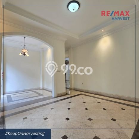 Sewa Rumah Strategis LT 750m2 / LB 700m2 di Kemang, Jakarta Selatan Sewa Rumah Strategis LT 750m2 / LB 700m2 di Kemang, Jakarta Selatan