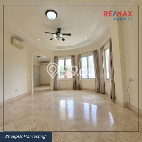 Sewa Rumah Strategis LT 750m2 / LB 700m2 di Kemang, Jakarta Selatan Sewa Rumah Strategis LT 750m2 / LB 700m2 di Kemang, Jakarta Selatan