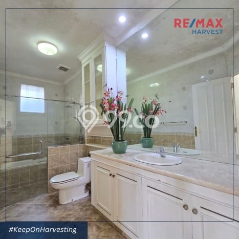 Sewa Rumah Strategis LT 750m2 / LB 700m2 di Kemang, Jakarta Selatan Sewa Rumah Strategis LT 750m2 / LB 700m2 di Kemang, Jakarta Selatan