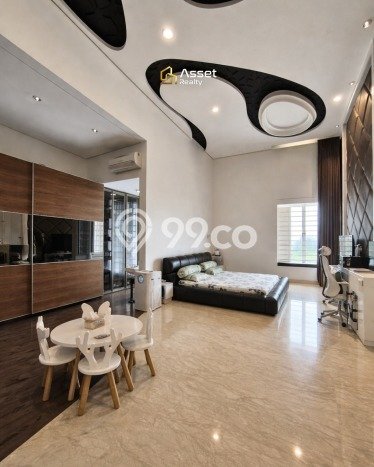 Ready to Use! Luxury House LT 434m2 Desain Elegan di Pantai Mutiara Ready to Use! Luxury House LT 434m2 Desain Elegan di Pantai Mutiara