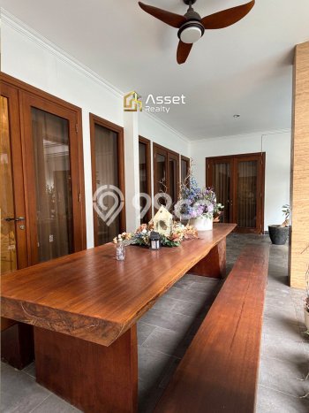 Rumah Elit LB 1100m2 Siap Huni Desain Elegan di Pondok Indah, Jakarta Selatan Rumah Elit LB 1100m2 Siap Huni Desain Elegan di Pondok Indah, Jakarta Selatan