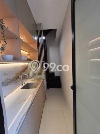 For Sale Rumah 5 Kamar Lokasi Ideal Bagus dan Strategis di Kelapa Dua For Sale Rumah 5 Kamar Lokasi Ideal Bagus dan Strategis di Kelapa Dua