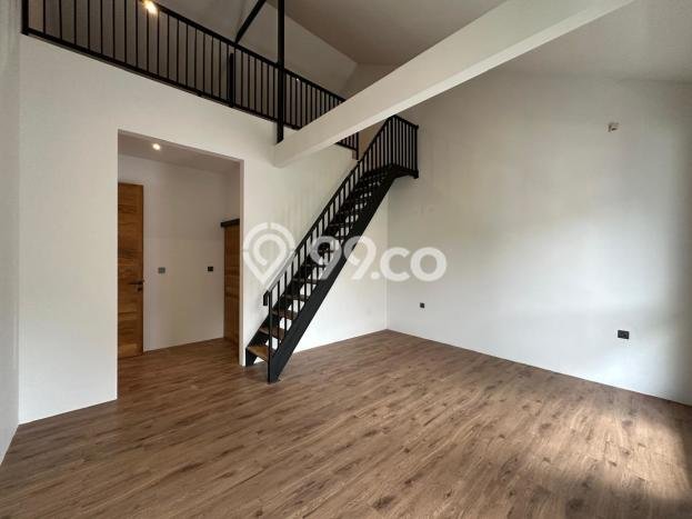 Rumah Elit Modern Tanpa Renovasi di Ragunan Jakarta Selatan Rumah Elit Modern Tanpa Renovasi di Ragunan Jakarta Selatan