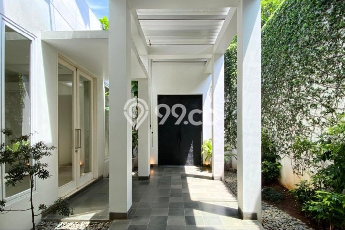 Rumah Mewah Siap Huni LT 864m2 di Cilandak, Jakarta Selatan Rumah Mewah Siap Huni LT 864m2 di Cilandak, Jakarta Selatan