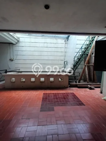 Komersial Disewakan di Kawasan Ramai Kebayoran Baru, Jakarta Selatan Komersial Disewakan di Kawasan Ramai Kebayoran Baru, Jakarta Selatan