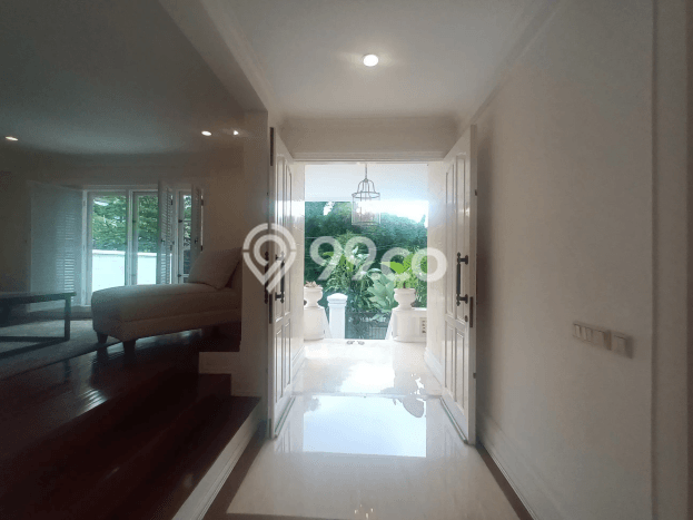 Rumah Kondisi Baik Disewakan di Pondok Indah, Jakarta Selatan LT 422m2, LB 650m2 Rumah Kondisi Baik Disewakan di Pondok Indah, Jakarta Selatan LT 422m2, LB 650m2