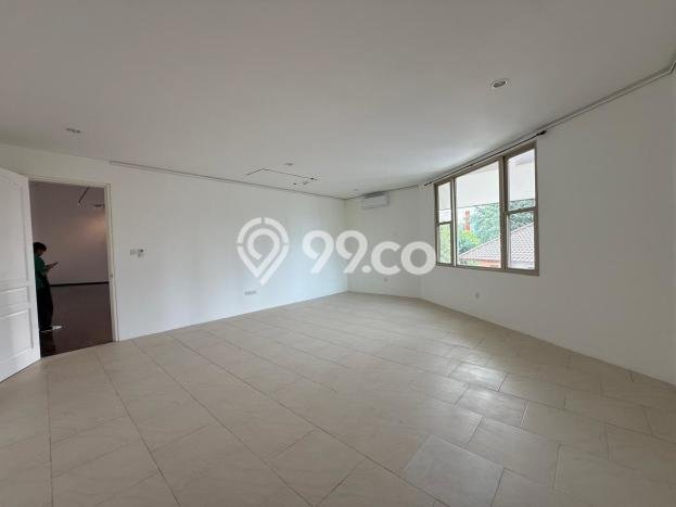 Hunian Kondisi Baik Disewakan di scbd, Jakarta Selatan LT 400m2, LB 800m2 Hunian Kondisi Baik Disewakan di scbd, Jakarta Selatan LT 400m2, LB 800m2