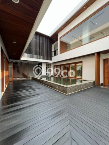 Rumah Mewah LB 640m2 Siap Pakai Desain Elegan di Pondok Indah, Jakarta Selatan Rumah Mewah LB 640m2 Siap Pakai Desain Elegan di Pondok Indah, Jakarta Selatan