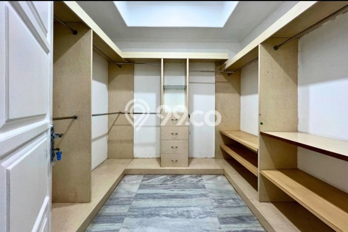 Ready to Use! Luxury House LT 810m2 Desain Modern di Pondok Indah Ready to Use! Luxury House LT 810m2 Desain Modern di Pondok Indah