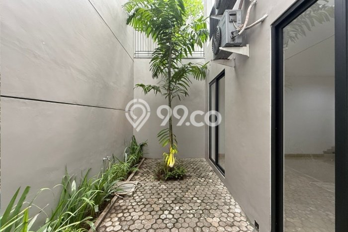Hunian Minimalis dengan LT 250m2 & LB 750m2 Dikontrakkan di Senopati Hunian Minimalis dengan LT 250m2 & LB 750m2 Dikontrakkan di Senopati