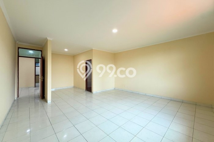 Unit Komersial Dijual di Kebayoran Baru Jakarta Selatan Luas Tanah 565m2, Luas Bangunan 1200m2 Unit Komersial Dijual di Kebayoran Baru Jakarta Selatan Luas Tanah 565m2, Luas Bangunan 1200m2