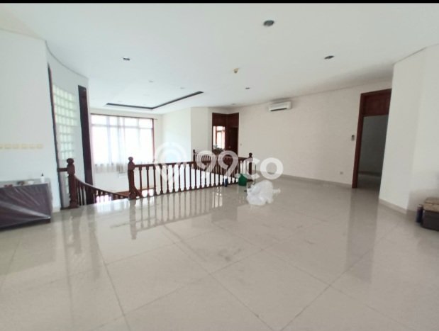 Rumah Kondisi Baik Disewakan di Pondok Indah, Jakarta Selatan LT 600m2, LB 800m2 Rumah Kondisi Baik Disewakan di Pondok Indah, Jakarta Selatan LT 600m2, LB 800m2