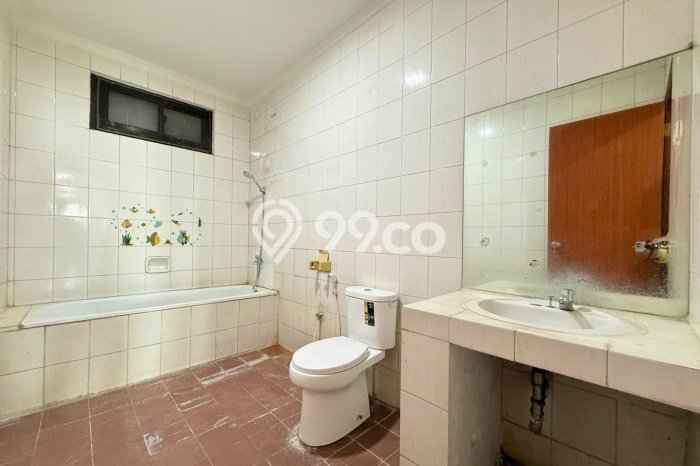 Unit Komersial Dijual di Kebayoran Baru Jakarta Selatan Luas Tanah 565m2, Luas Bangunan 1200m2 Unit Komersial Dijual di Kebayoran Baru Jakarta Selatan Luas Tanah 565m2, Luas Bangunan 1200m2