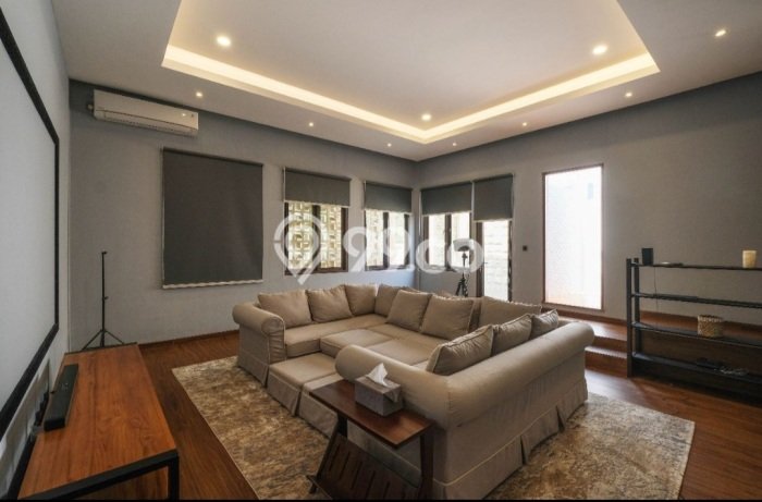 Rumah Elit Modern Tanpa Renovasi di Cipete Jakarta Selatan Rumah Elit Modern Tanpa Renovasi di Cipete Jakarta Selatan