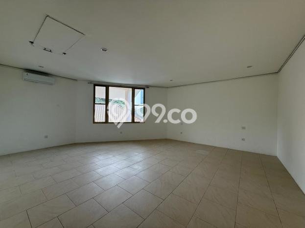 Hunian Kondisi Baik Disewakan di scbd, Jakarta Selatan LT 400m2, LB 800m2 Hunian Kondisi Baik Disewakan di scbd, Jakarta Selatan LT 400m2, LB 800m2