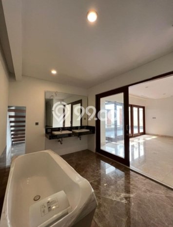 Rumah Mewah LB 640m2 Siap Pakai Desain Elegan di Pondok Indah, Jakarta Selatan Rumah Mewah LB 640m2 Siap Pakai Desain Elegan di Pondok Indah, Jakarta Selatan