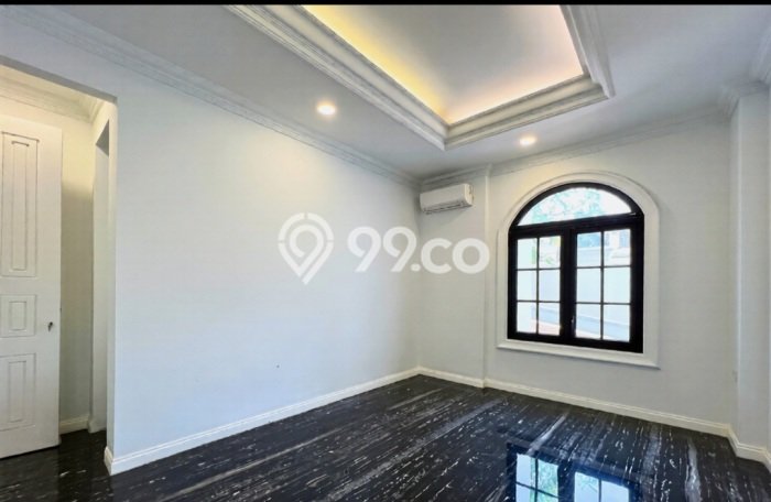 Dijual Rumah Luas Elegan Dengan View Eksklusif di Pondok Indah, Jakarta Selatan Dijual Rumah Luas Elegan Dengan View Eksklusif di Pondok Indah, Jakarta Selatan