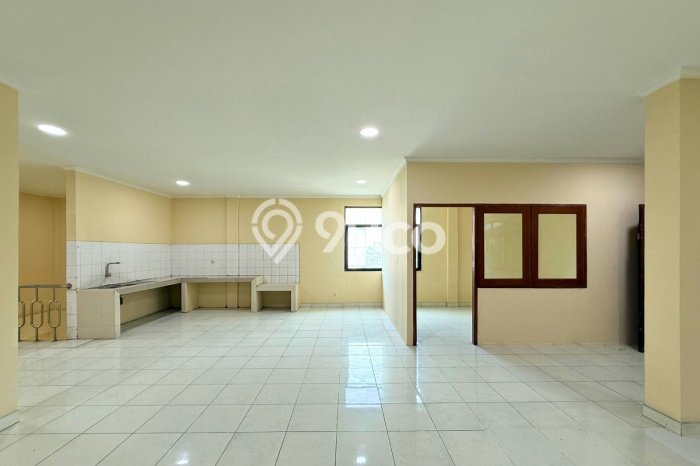 Unit Komersial Dijual di Kebayoran Baru Jakarta Selatan Luas Tanah 565m2, Luas Bangunan 1200m2 Unit Komersial Dijual di Kebayoran Baru Jakarta Selatan Luas Tanah 565m2, Luas Bangunan 1200m2
