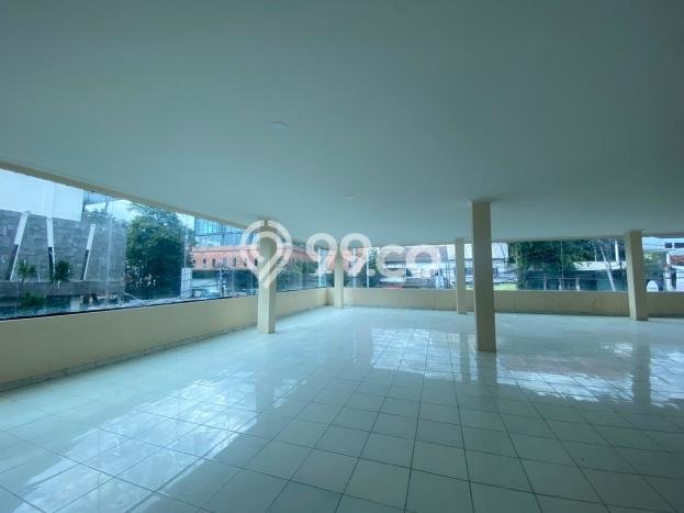 Unit Komersial Dijual di Kebayoran Baru Jakarta Selatan Luas Tanah 565m2, Luas Bangunan 1200m2 Unit Komersial Dijual di Kebayoran Baru Jakarta Selatan Luas Tanah 565m2, Luas Bangunan 1200m2