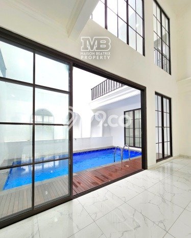 Hunian Elit LB 300m2 Siap Huni Desain Elegan di Bintaro, Tangerang Selatan Hunian Elit LB 300m2 Siap Huni Desain Elegan di Bintaro, Tangerang Selatan