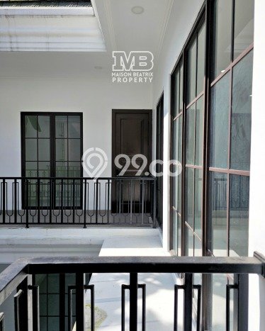 Hunian Elit LB 300m2 Siap Huni Desain Elegan di Bintaro, Tangerang Selatan Hunian Elit LB 300m2 Siap Huni Desain Elegan di Bintaro, Tangerang Selatan