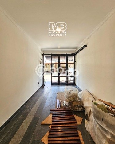 For Sale! Luxury House LT 180m2 Desain Elegan di Bintaro For Sale! Luxury House LT 180m2 Desain Elegan di Bintaro
