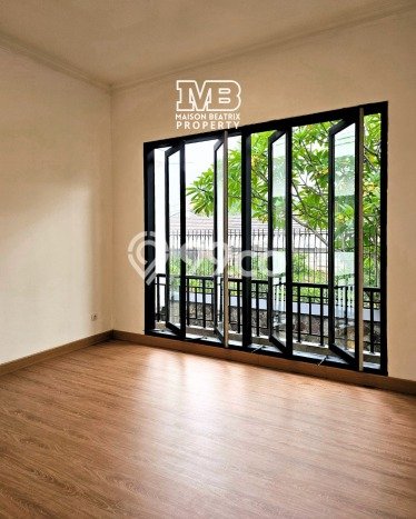 Rumah Mewah LB 200m2 Siap Pakai Desain Elegan di BSD, Tangerang Rumah Mewah LB 200m2 Siap Pakai Desain Elegan di BSD, Tangerang