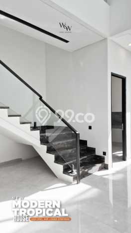 For Sale! Luxury House LT 137m2 Desain Elegan di Sukomanunggal For Sale! Luxury House LT 137m2 Desain Elegan di Sukomanunggal