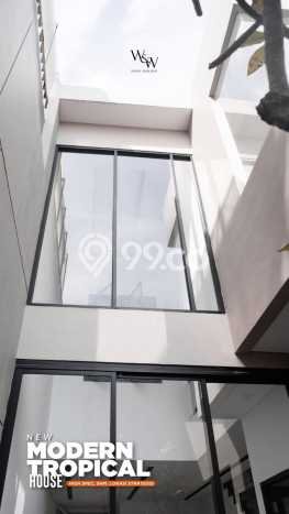 For Sale! Luxury House LT 137m2 Desain Elegan di Sukomanunggal For Sale! Luxury House LT 137m2 Desain Elegan di Sukomanunggal