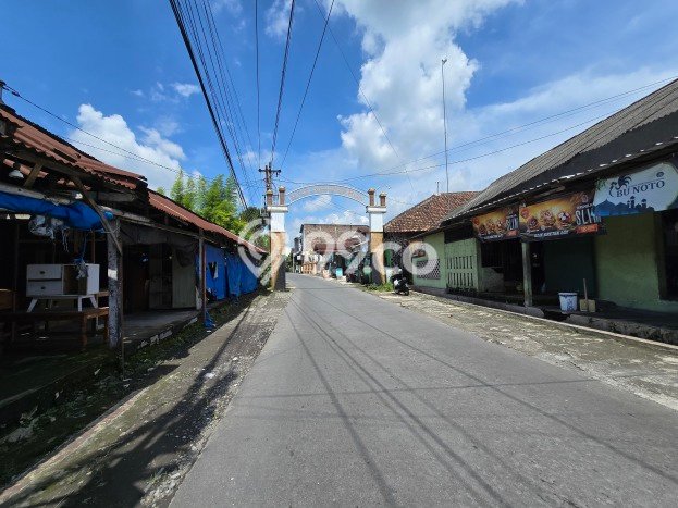 Lahan Strategis di Ngaglik Dijual dengan Luas 200m2 Lahan Strategis di Ngaglik Dijual dengan Luas 200m2