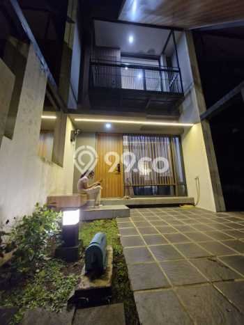 Jarang Ada! Rumah Sewa 2 Kamar Nyaman Siap Huni BSD Jarang Ada! Rumah Sewa 2 Kamar Nyaman Siap Huni BSD