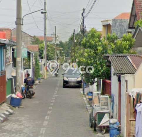 Rumah Luas Asri 2 KT Siap Pakai di Bulustalan Semarang Rumah Luas Asri 2 KT Siap Pakai di Bulustalan Semarang