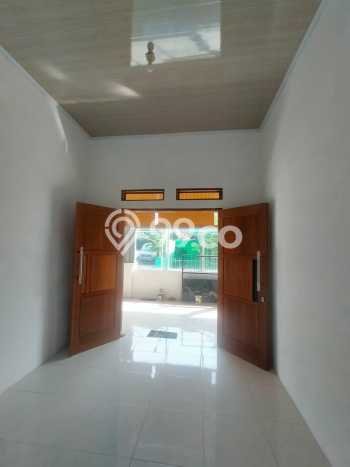 Lokasi strategis! Rumah siap pakai disewakan di Semarang Barat LB 120m2 Lokasi strategis! Rumah siap pakai disewakan di Semarang Barat LB 120m2