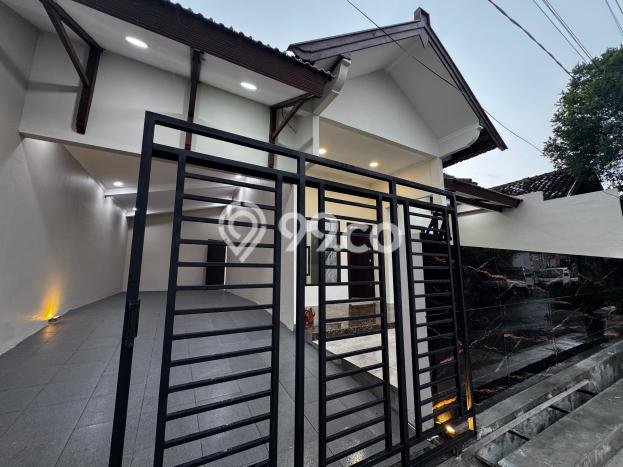 Rumah Modern Minimalis 4 KT Bisa Langsung Pindah di Semarang Barat Rumah Modern Minimalis 4 KT Bisa Langsung Pindah di Semarang Barat