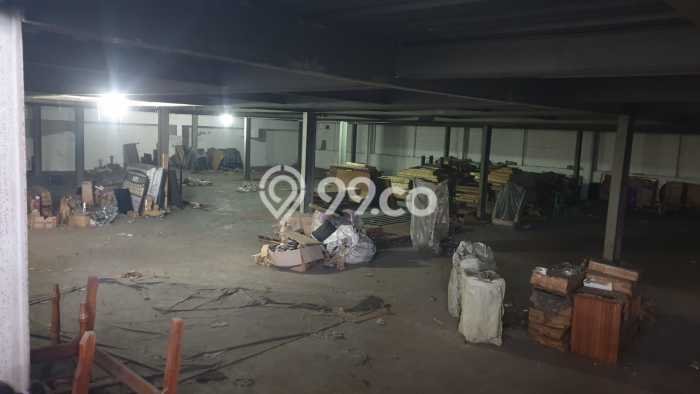 Unit Gudang Dijual di Surabaya LT 1476m2 & LB 2500m2 Unit Gudang Dijual di Surabaya LT 1476m2 & LB 2500m2