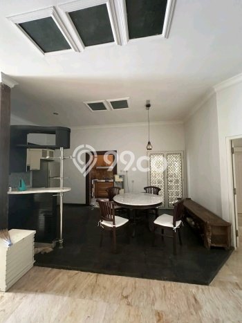Ready to Use! Premium House LT 216m2 Desain Elegan di Pakuwon CIty Ready to Use! Premium House LT 216m2 Desain Elegan di Pakuwon CIty