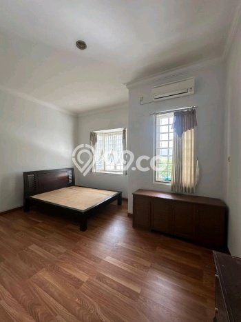 Ready to Use! Premium House LT 216m2 Desain Elegan di Pakuwon CIty Ready to Use! Premium House LT 216m2 Desain Elegan di Pakuwon CIty