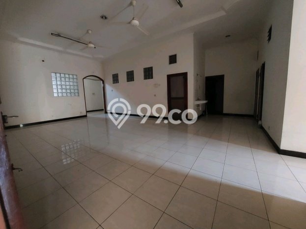 Rumah Luxury Modern Tanpa Renovasi di Dharma Husada Surabaya Rumah Luxury Modern Tanpa Renovasi di Dharma Husada Surabaya