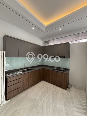 Rumah Elit Modern Tanpa Renovasi di Surabaya Kota Surabaya Rumah Elit Modern Tanpa Renovasi di Surabaya Kota Surabaya