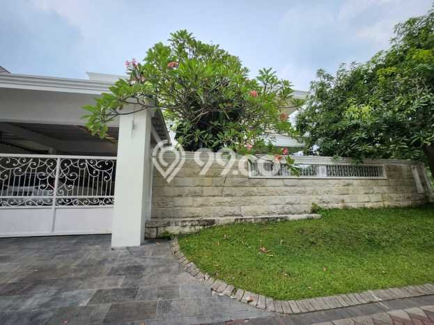 Ready to Use! Luxury House LT 731m2 Desain Modern di Surabaya Kota Ready to Use! Luxury House LT 731m2 Desain Modern di Surabaya Kota