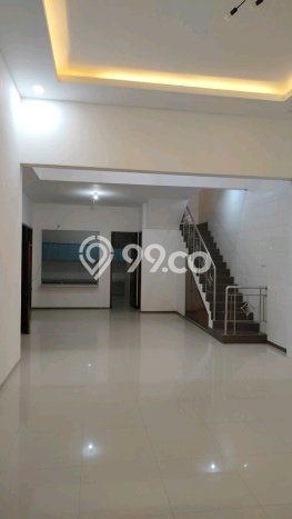 Siap Huni Rumah Mewah 7 Kamar di Gubeng Dekat ke Mana Pun Siap Huni Rumah Mewah 7 Kamar di Gubeng Dekat ke Mana Pun