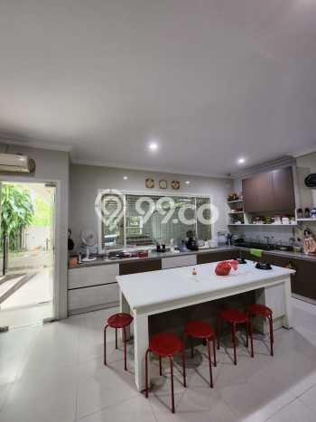 Ready to Use! Luxury House LT 731m2 Desain Modern di Surabaya Kota Ready to Use! Luxury House LT 731m2 Desain Modern di Surabaya Kota