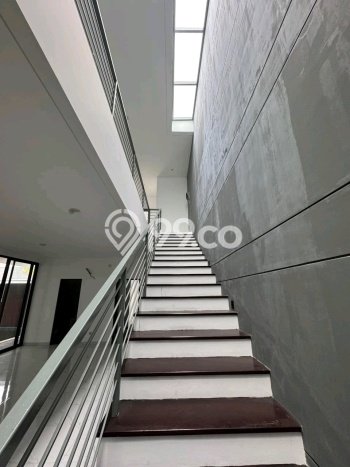 Jual Rumah Mewah Elegan Dengan View Cantik di Pakuwon Indah, Surabaya Jual Rumah Mewah Elegan Dengan View Cantik di Pakuwon Indah, Surabaya