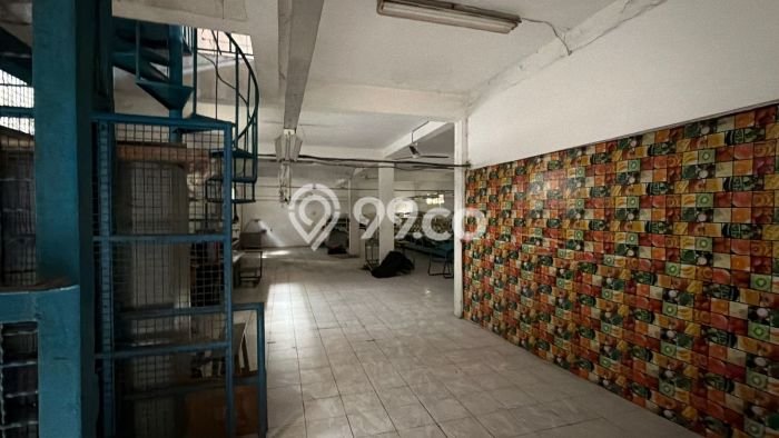 Pabrik Dijual Lokasi Emas di Taman Luas 4229m2 Pabrik Dijual Lokasi Emas di Taman Luas 4229m2