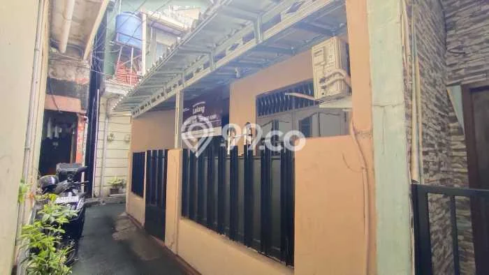 For Sale Rumah Bagus Siap Huni di Jakarta Selatan Strategis For Sale Rumah Bagus Siap Huni di Jakarta Selatan Strategis