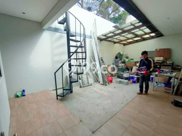 Dijual Hunian Rumah Terawat 3 Kamar di Taman Holis Indah, Bandung Dijual Hunian Rumah Terawat 3 Kamar di Taman Holis Indah, Bandung