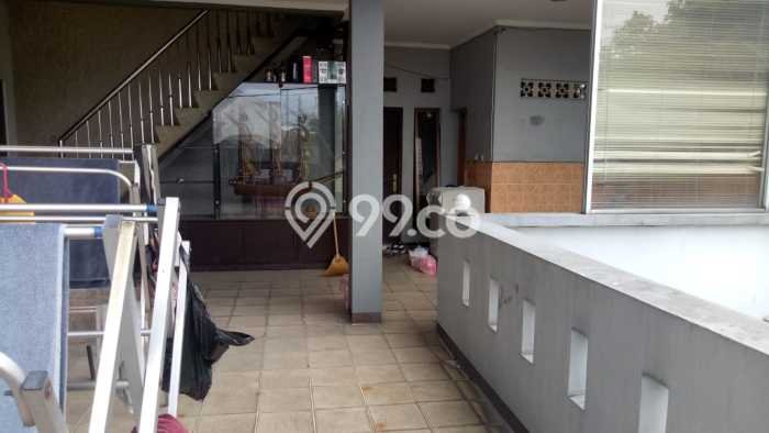 Ready to Use! Premium House LT 210m2 Desain Elegan di Taman Kopo Indah Ready to Use! Premium House LT 210m2 Desain Elegan di Taman Kopo Indah